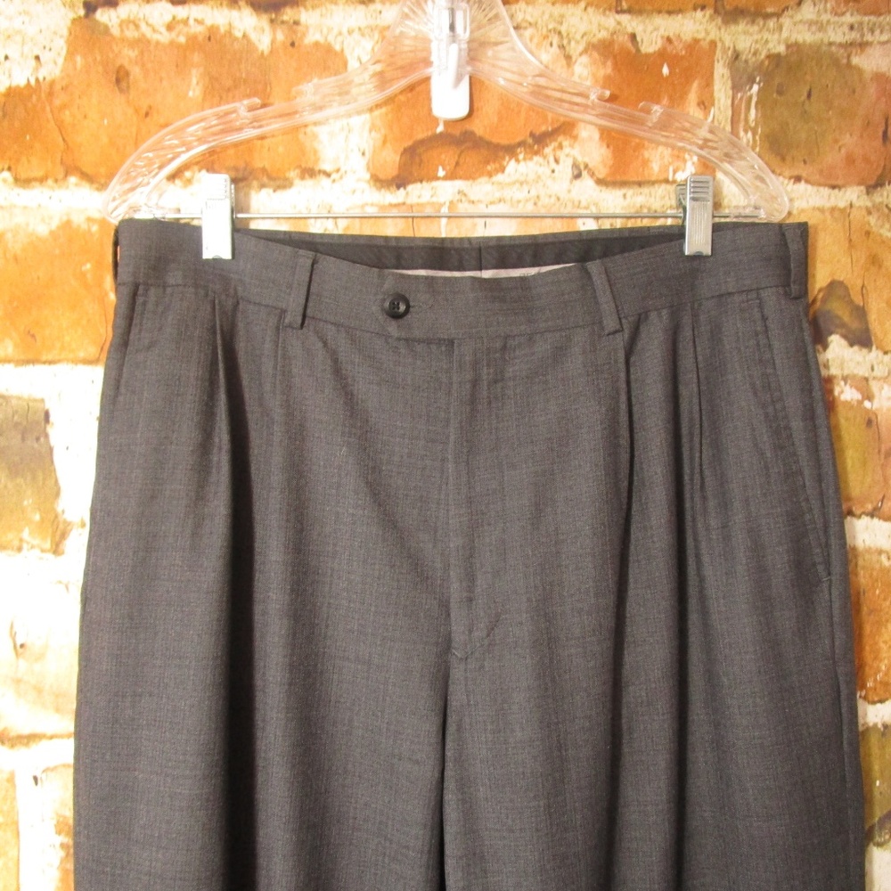 Perry Ellis Men's dress pants, excellent shape.